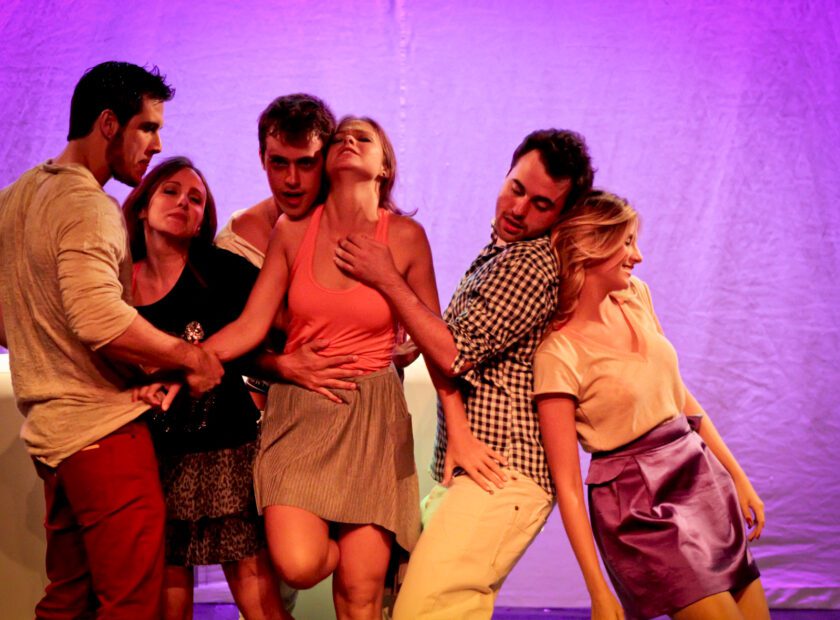 Elenco com Luana Martau