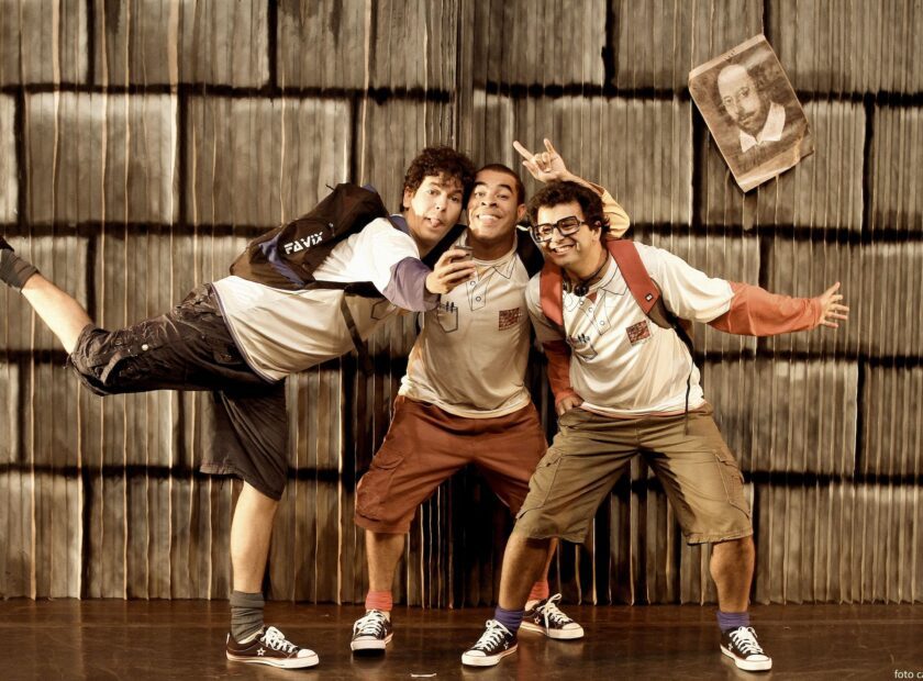 O Buraco do Muro 1_ Caca Diniz-min