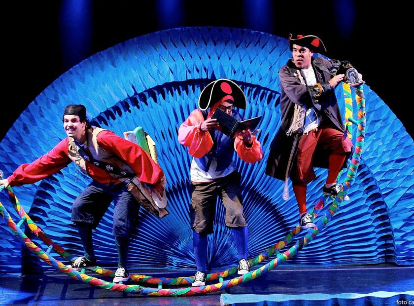 O Buraco do Muro 2_ Caca Diniz-min